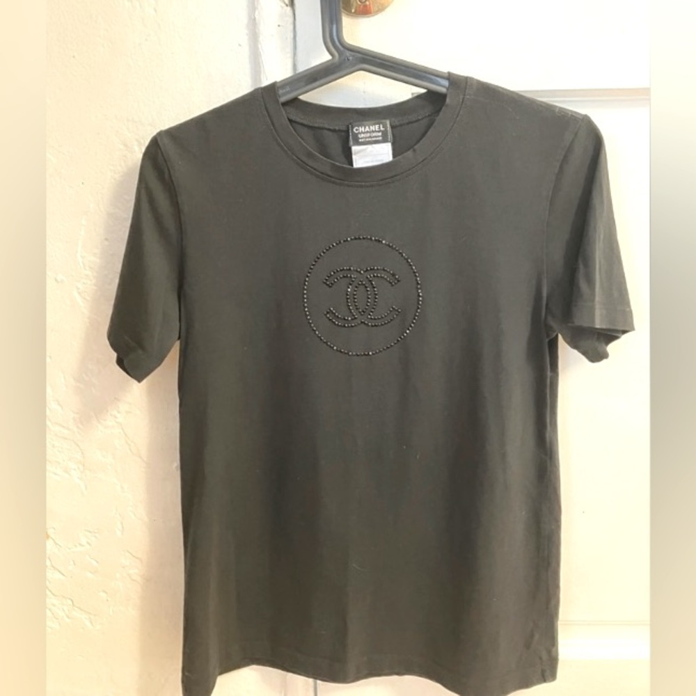 AUTHENTIC CHANEL UNIFORM STRASS LOGO BLACK SHORT SLEEVE TEE SHIRT SIZE XS
